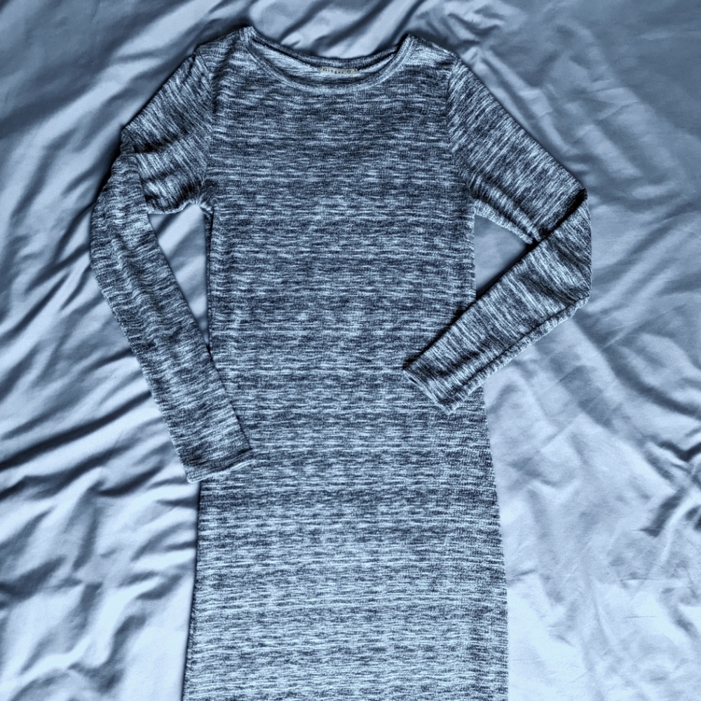 Long sleeve midi knit dress